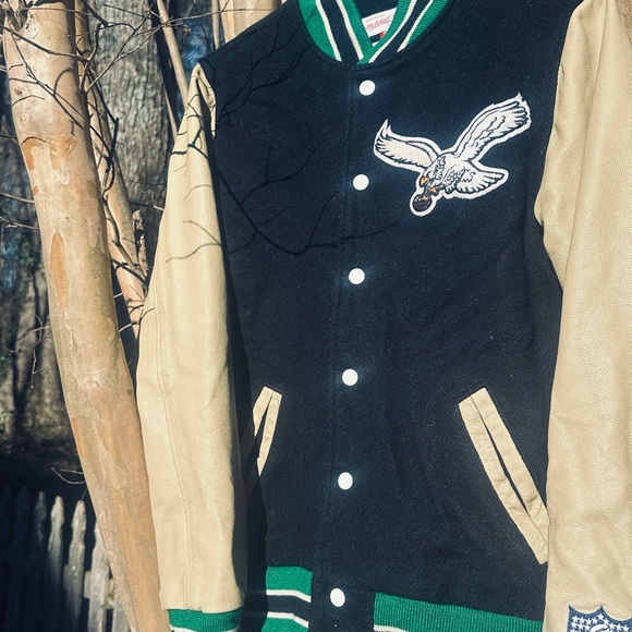 Philadelphia Eagles with this throwback NFL Mitchell & Ness jacket. - Picture 2 of 7